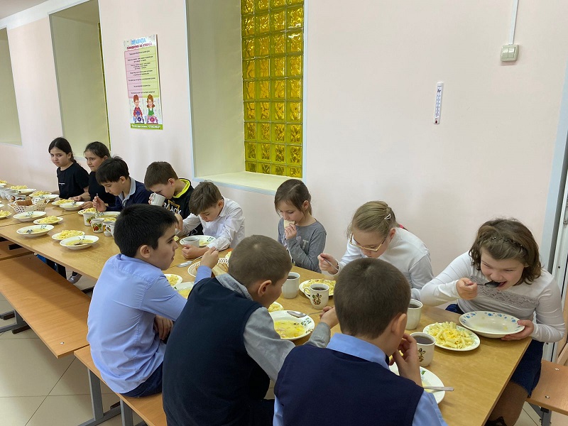 питание в столовой.