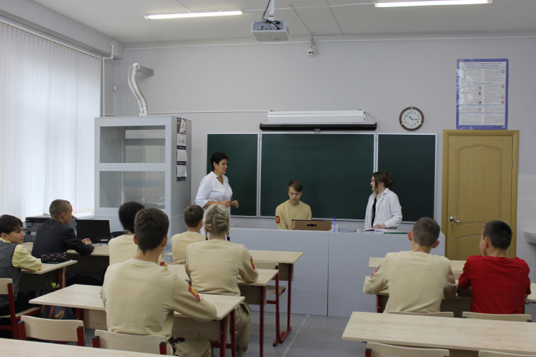 Директор школы Гапеева Татьяна Николаевна.